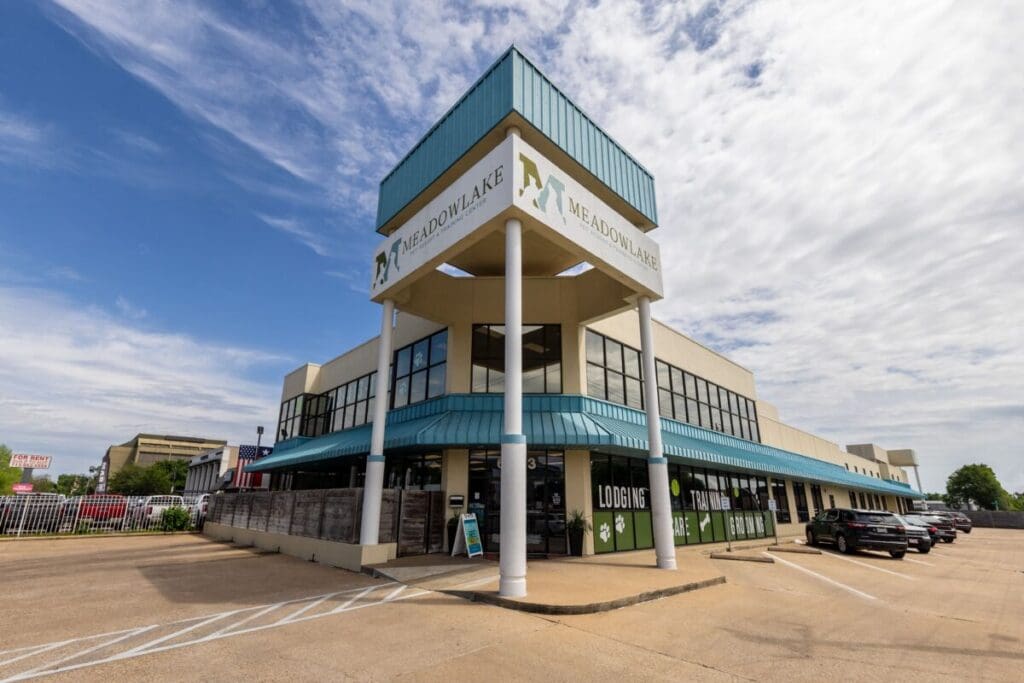 exterior of meadowlake pet resort galleria location